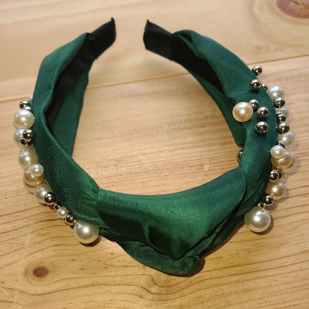 NWOT Dark Green Knotted Headband with Faux Pearl & Bead Embellishments ๐๐ฆช - Picture 7 of 13